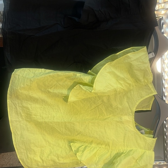 Green and black Ruffle sleeve A new day tops - Picture 4 of 5